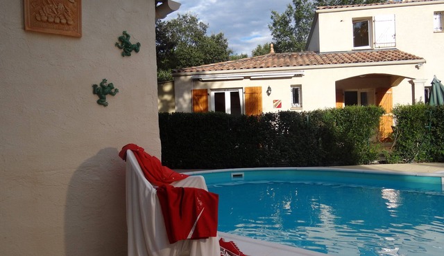 Comfortable cottage with pool, landscaped garden, scrubland and Pic Saint Loup