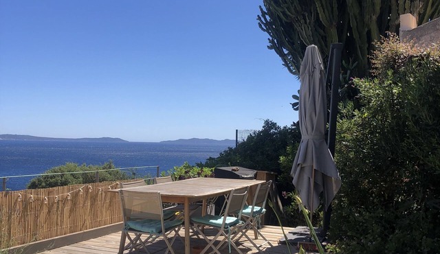 Comfortable apartment with 100m2 panoramic terrace facing the sea