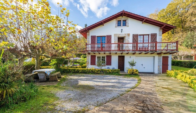 Comfortable Apartment Near the Spanish Border