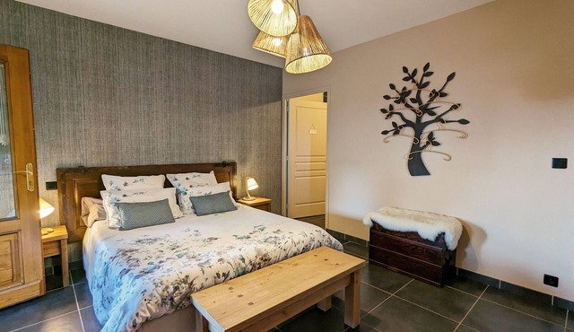 Comfortable room with Wi-Fi, parking and wellness area included