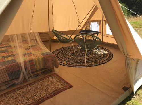 Comfortabele ingerichte tent