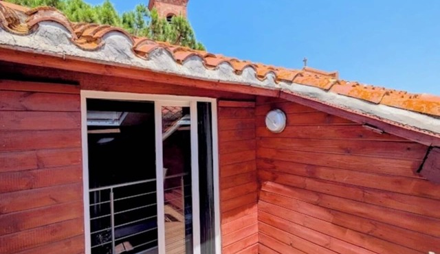 Comfortable 80 m2 self-contained studio, 10 minutes from the sea.