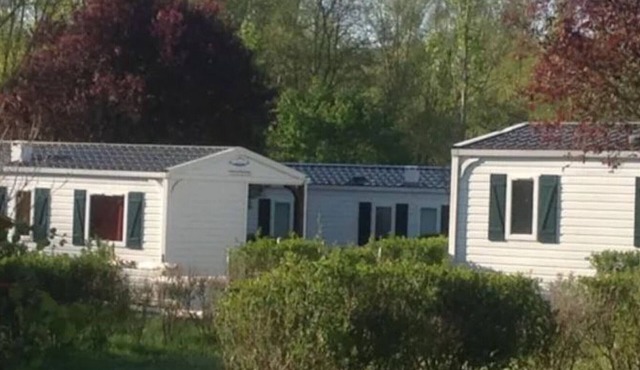 Comfortable mobile home with terrace for 6 people