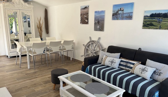 Comfortable and modern house 700m from the beach