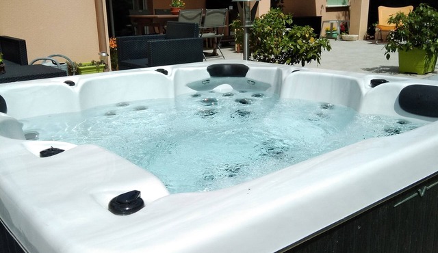 comfortable quiet villa classified 3 * with air-conditioned Jacuzzi 4/5 people