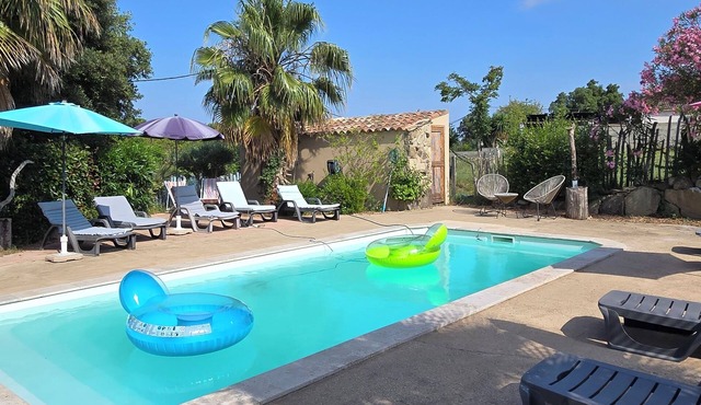 Comfortable 3-room Casa Lisa with swimming pool