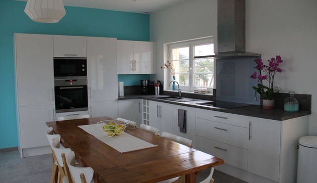 Comfortable waterfront villa for 8 people