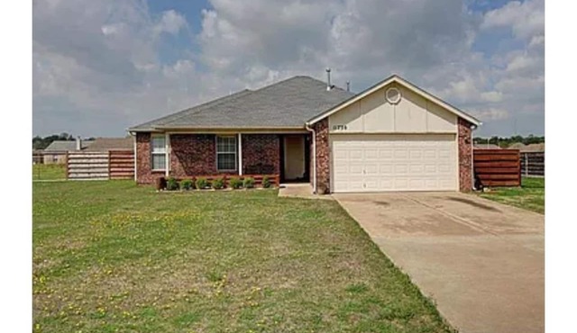 Comfortable 1/2 acre home for your leisure