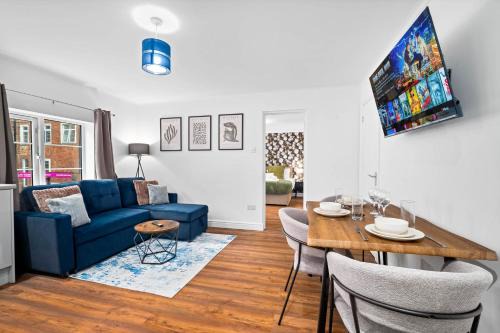 Comfortable 1 Bed Apt, Sleeps 4, Great for Contractors, Families and Leisure Stays, West Midlands, near Birmingham, Edenwood Residence