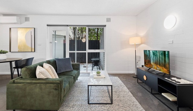 Comfortable 1-Bed Unit with Private Courtyard