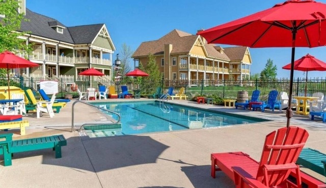 Comfortable 1-Bedroom Getaway with Balcony and Kitchenette