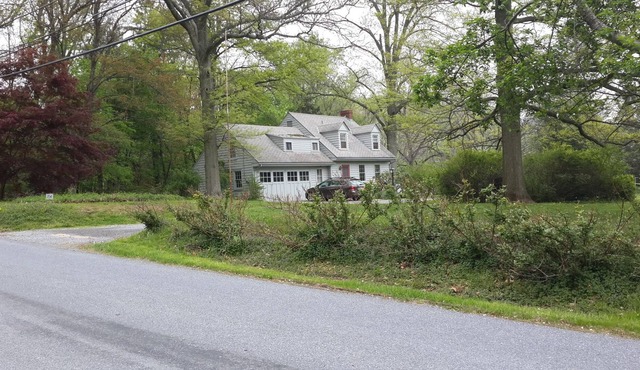 Comfortable 1930s cape in Marlborough Village