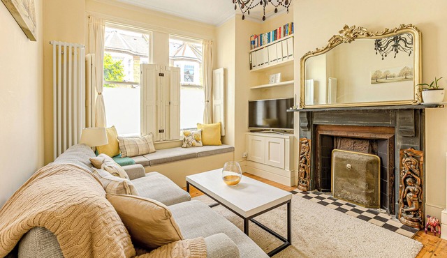 Comfortable 1BR flat in Ealing, 7 minutes from tube!