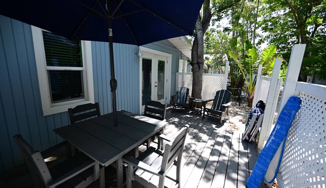 Comfortable 1BR hotel suite in beautiful Sanibel including bikes & beach gear