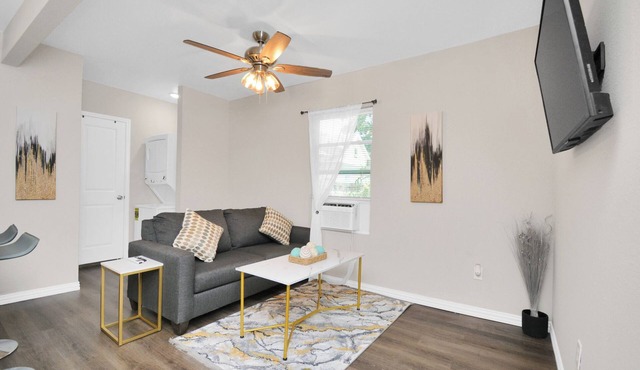 Comfortable 1BR in Northside Long-Term Ready