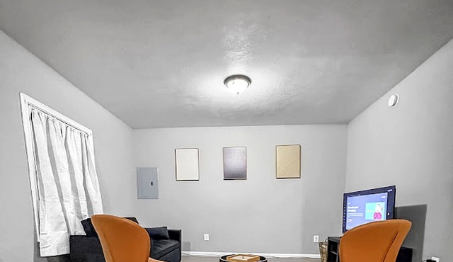 Comfortable 1BR Near Samaritan Hospital & Fort Drum