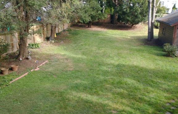 Comfortable 2 Bedroom House with Big Yard 30 Minutes to New York City