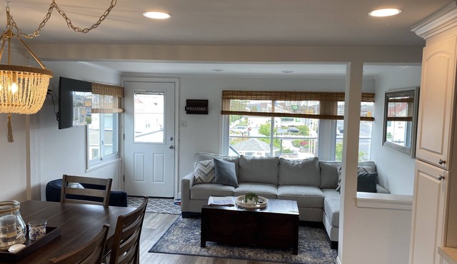 Comfortable 2 Bedroom 2 Bath Apartment