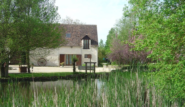 Comfortable 2 bedroom Gite - Shared Pool - Situated in Loire Valley