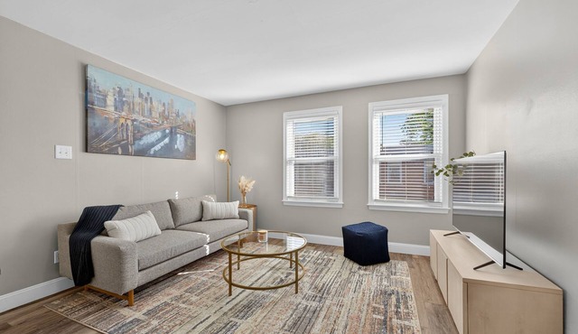 Comfortable 2-Bedroom in the Heart of Grandview!