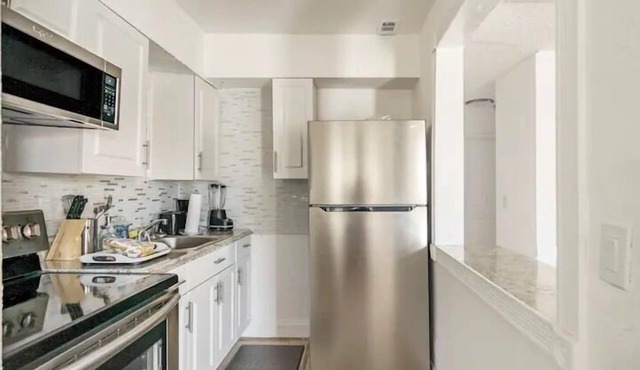 Comfortable 2 beds 1 bath 5 people can sleep