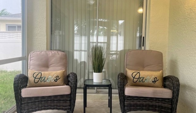 Comfortable 2-BR home in heart of The Villages with Gas golf car,high speed WiFi