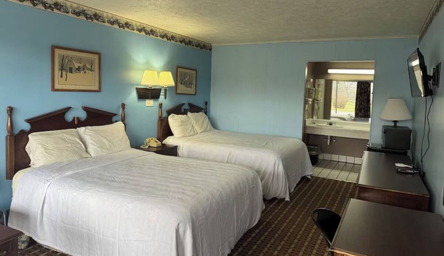 Comfortable 2 Full Beds Perfect for Exploring Appalachian Outdoor Attractions