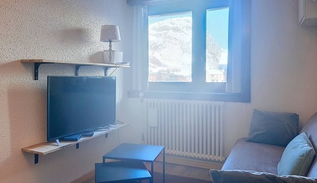 Comfortable 2-room, near center, 5 min to slopes
