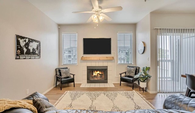 Comfortable 2BR Apt with Pool, Hot Tub, and Fitness Center, Close to Hill AFB