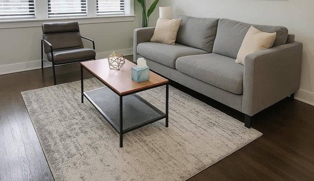 Comfortable 2BR Chicago Apt