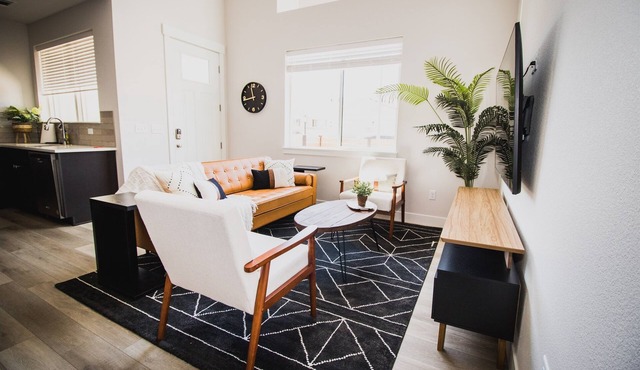 Comfortable 2BR condo w/garage – Ideal family stay