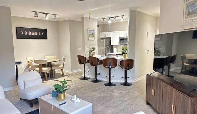 Comfortable 2BR Getaway Close to The Woodlands