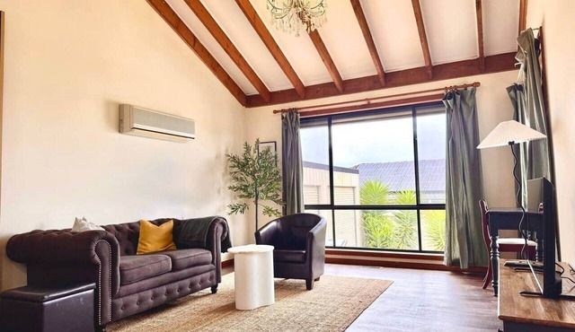 Comfortable 2BR Home in Hallam