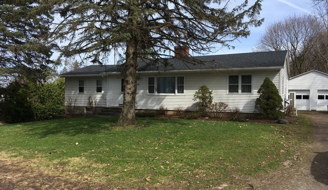 Comfortable 3 Bedroom Ranch. In the Fingerlakes region.