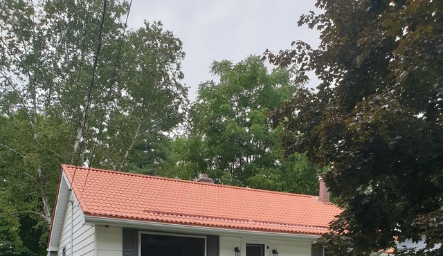 Comfortable 3 bdrm home in Coldwater - 8 mins to Mt St. Louis Moonstone ski hill