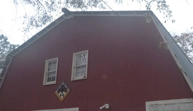 Comfortable 3 bdrm 2 bath cottage 15-20 minutes from Dooley Field