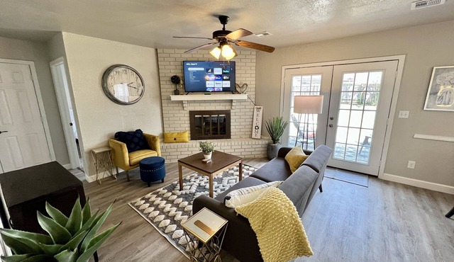 Comfortable 3-bedroom BA home with large backyard