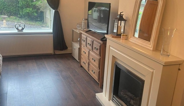 Comfortable 3 Bedroom House-ng5,sleeps 5