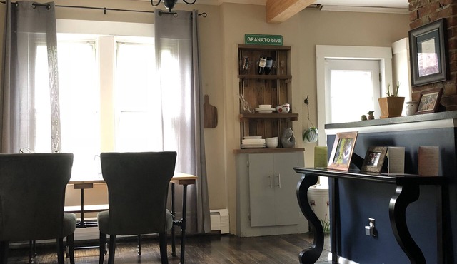 Comfortable 3 Bedroom 1.5 bath with fenced in back yard