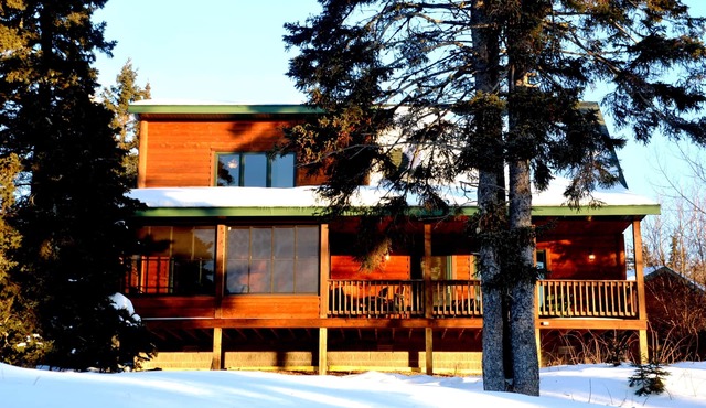 Comfortable 3 Bedroom, 2 Bath Cabin Between Lutsen Mountains and Lake Superior