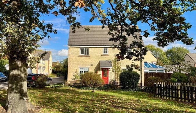 Comfortable 3 bedroomed house in Bicester