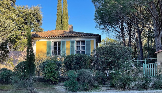 Comfortable 3 bedroom house , large garden Les Restanques, Grimaud, St Tropez