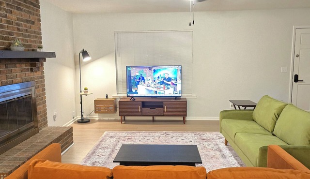 Comfortable 3-Bedroom Home in Mobile – Perfect for Families & Groups!