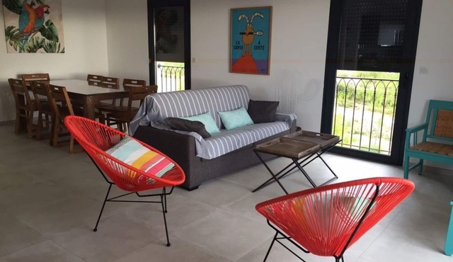 Comfortable 3-bedroom villa 500 metres from LOZARI beach