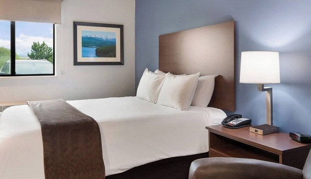 Comfortable 3-Unit Stay Featuring Recliners & Kitchens Near La Vista Shopping