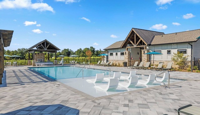 Comfortable 3bd Townhome Hospitals Pet Friendly Mountains Asheville Airport Pool