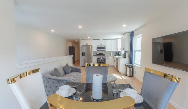 Comfortable 3BR/2BA Home , 2 Units in One+ Great for Family Trips +Free Parking