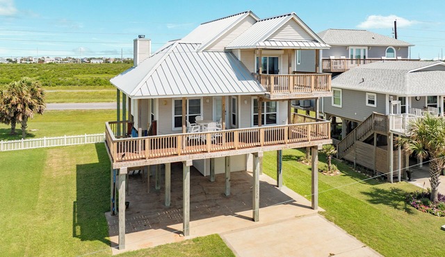 Comfortable 3rd Row Home w/Easy Walk to the Beach