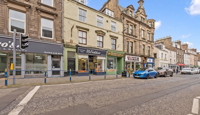 Comfortable 4 Bedroom Apartment - Hawick