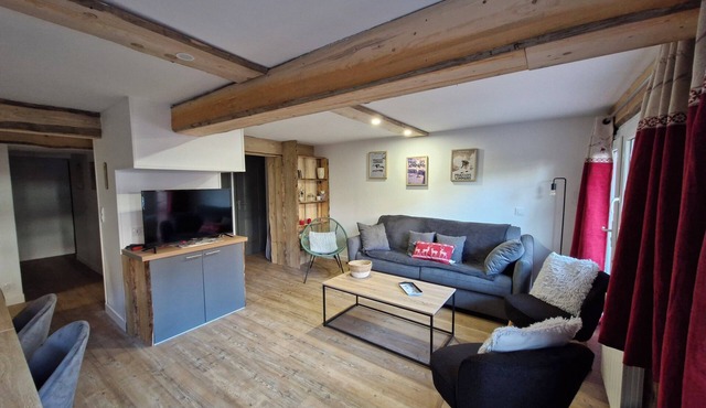 Comfortable 4-bedroom apartment, Le Praz de Lys, at the foot of the slopes